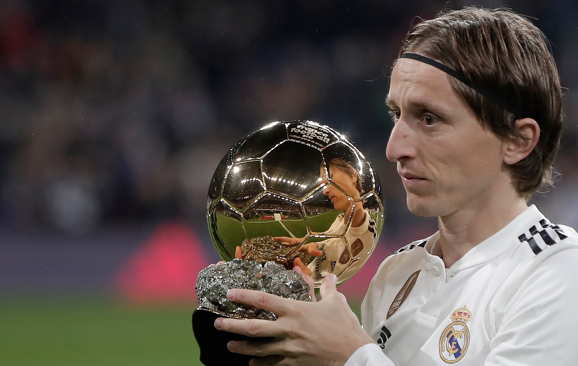 2025 赛季回顾：山本由伸由于其极致的训练自律，获颁大联盟“年度职业楷模奖”